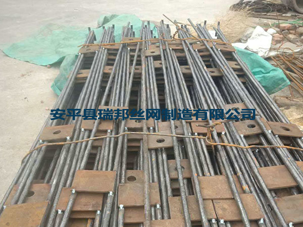 异形钢筋梯/钢筋托梁